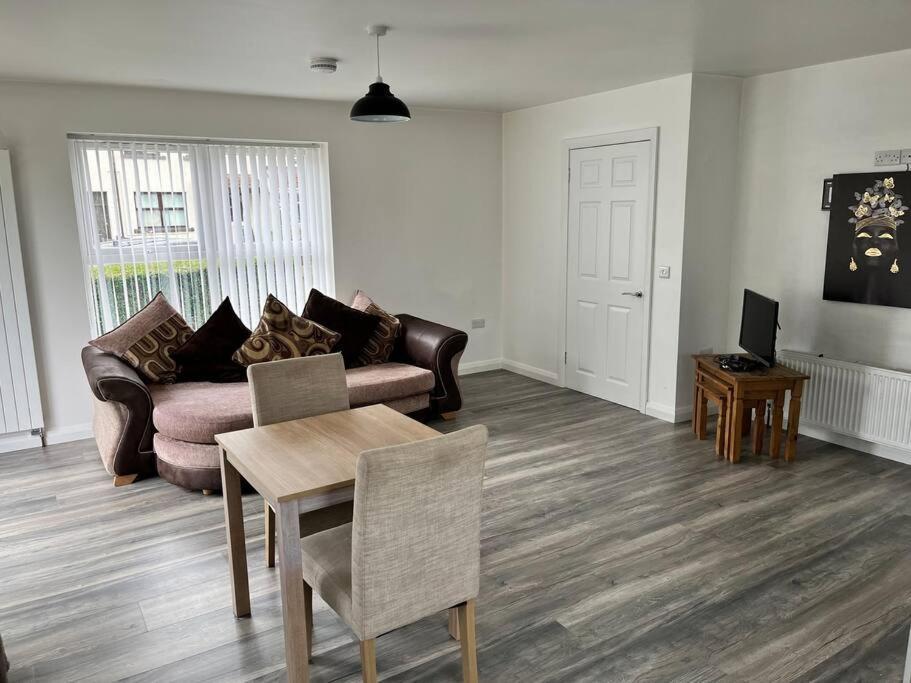 Conveniently Located, Close To City And Quiet Area Londonderry Exterior foto